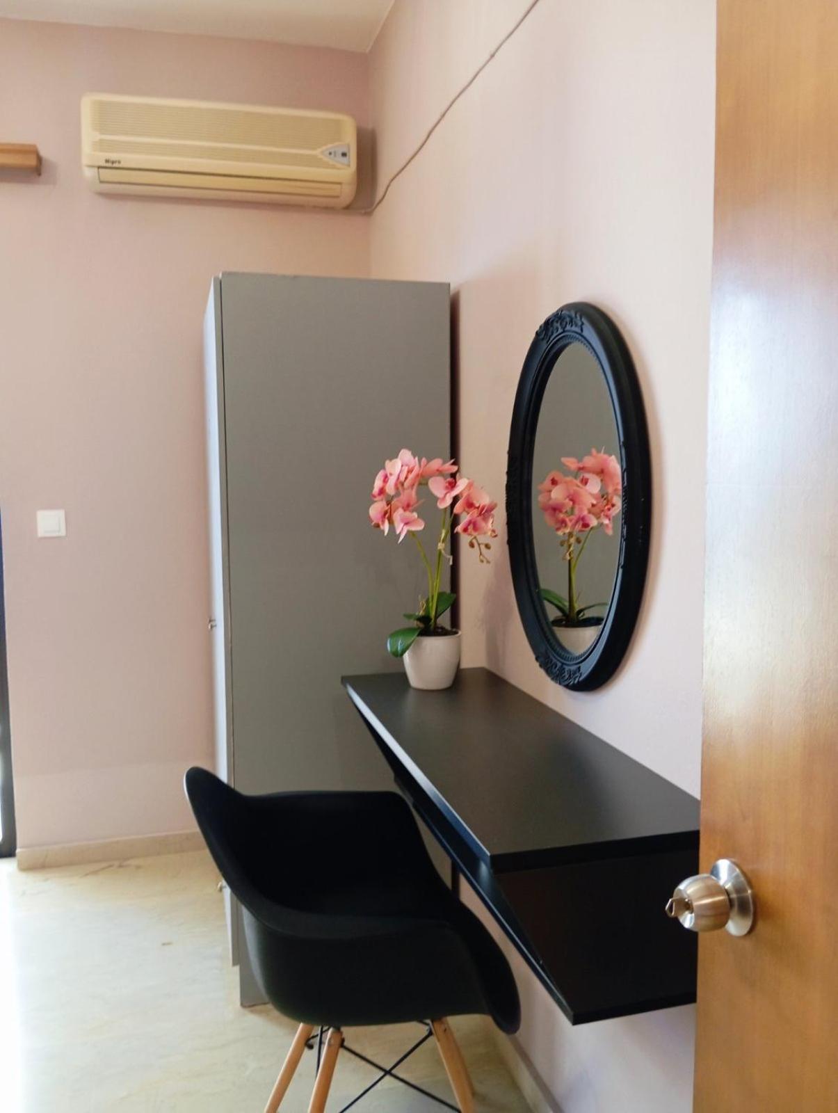 Horizon Blue Apartment Loutsa  Bagian luar foto