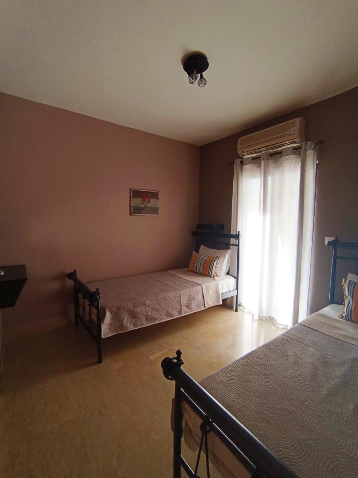 Horizon Blue Apartment Loutsa  Bagian luar foto