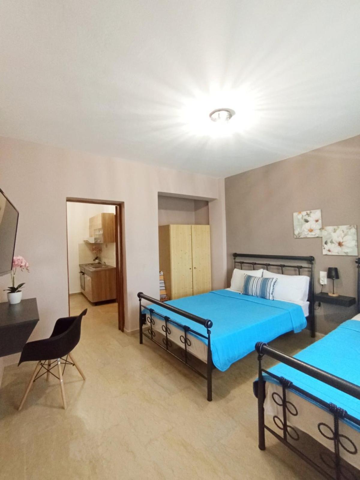 Horizon Blue Apartment Loutsa  Bagian luar foto