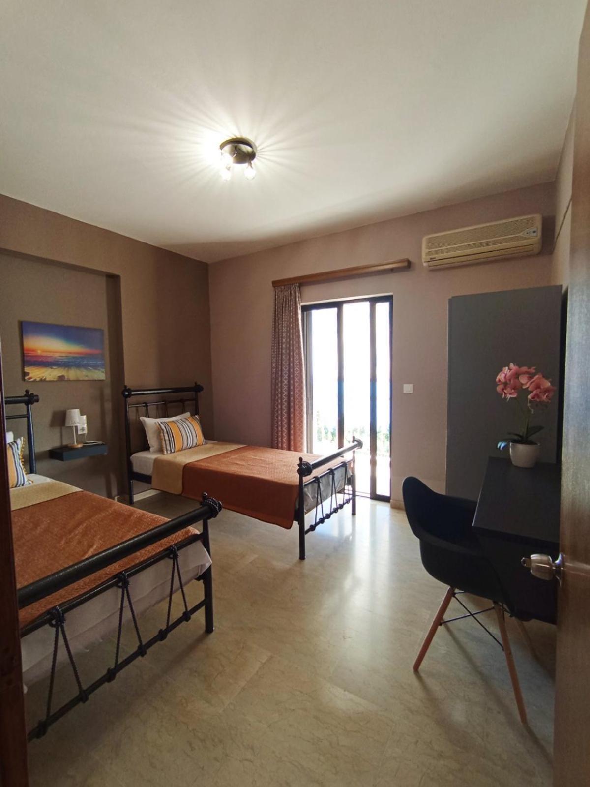 Horizon Blue Apartment Loutsa  Bagian luar foto