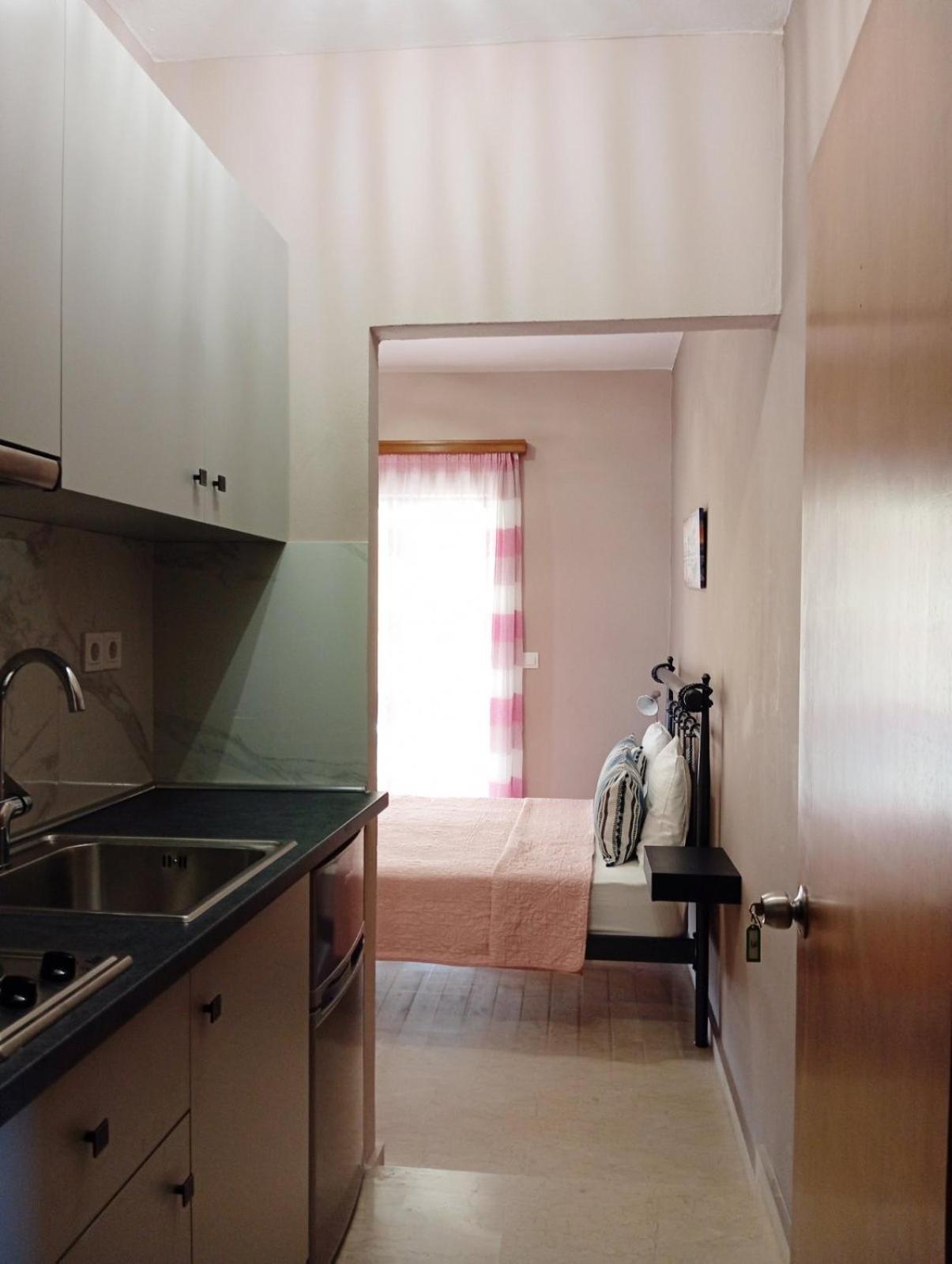 Horizon Blue Apartment Loutsa  Bagian luar foto